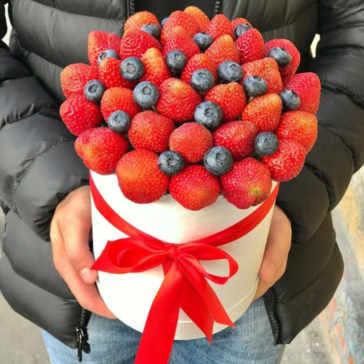 Клубничный бокс №3 в Дубае