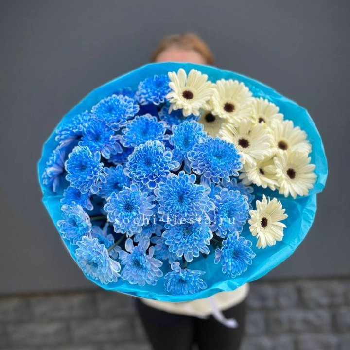 Букет хризантем и гербер в Дубае