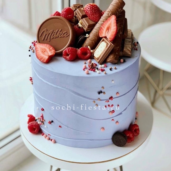 Торт "Milka's world" в Дубае