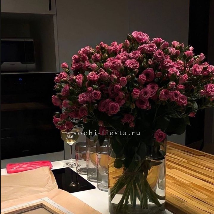 Цветочная подписка "Пакет большой" в Дубае