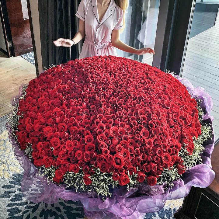 1001 роза в Дубае