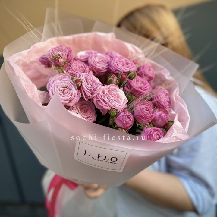Пионовидные розы Мадам Бомбастик Pink в Дубае