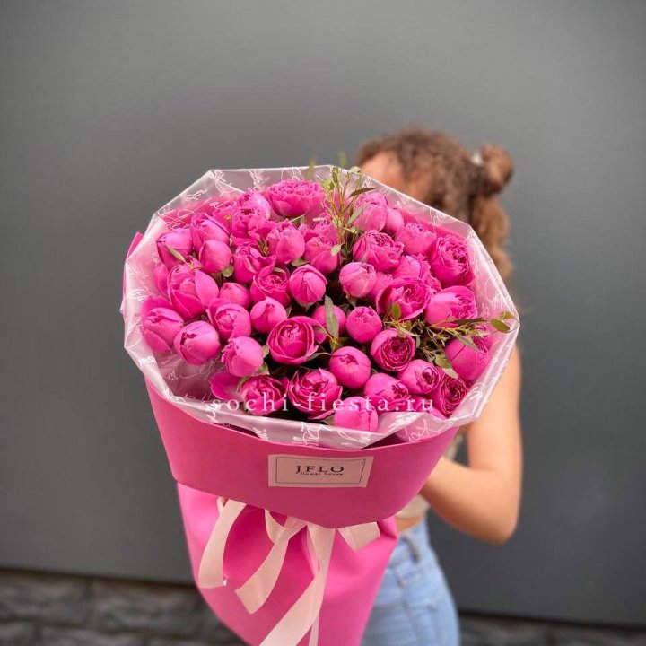 Кустовые розы букет Мисти Баблс в Дубае