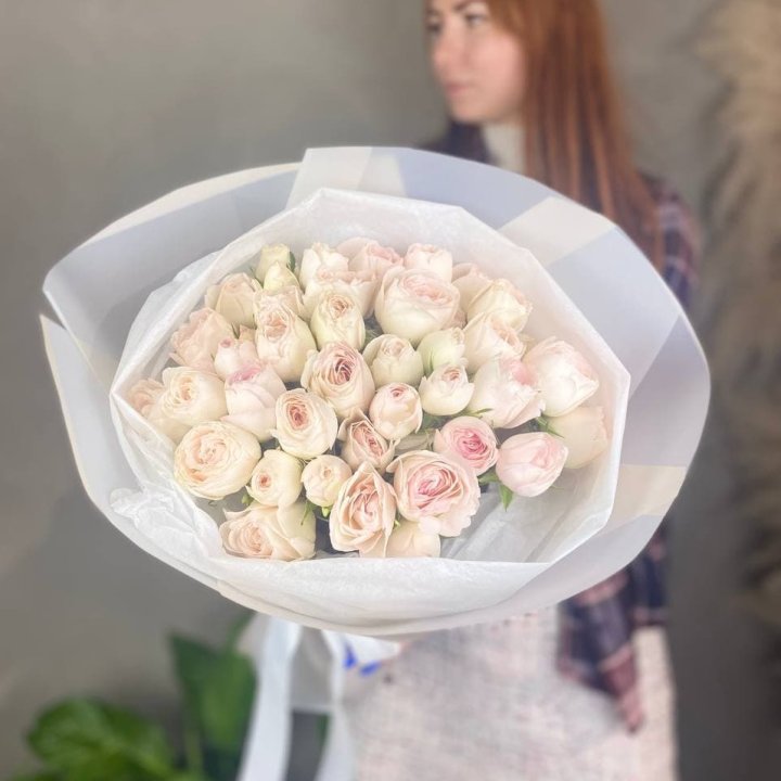 Букет кустовых роз в Дубае