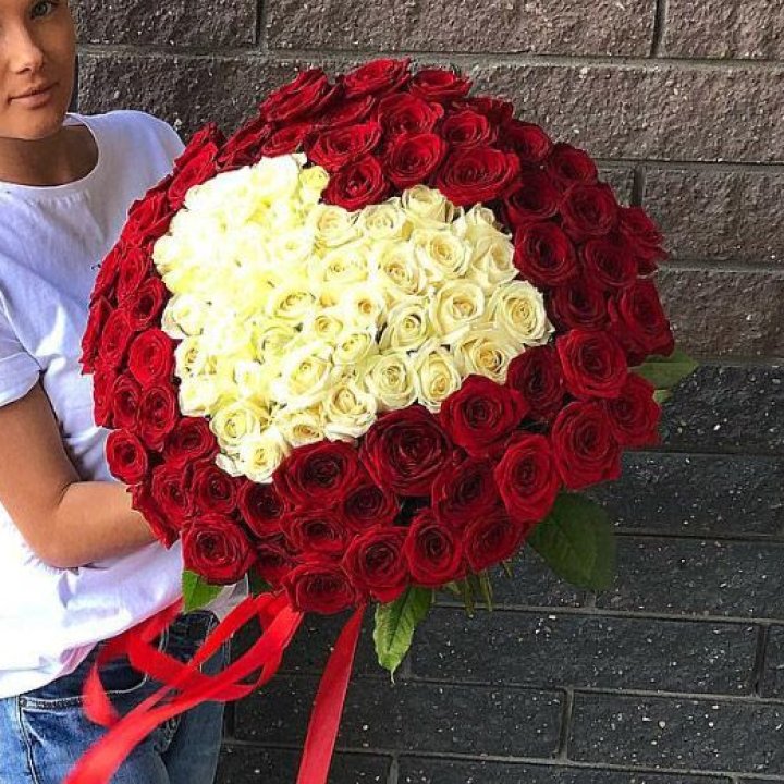 101 роза "Сердце" в Дубае