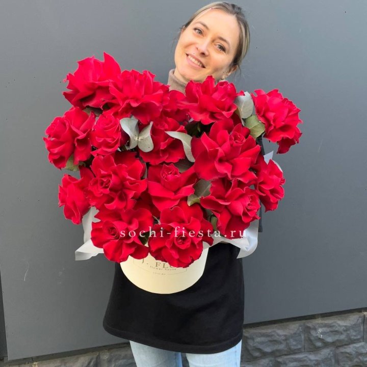17 Французских роз в боксе в Дубае