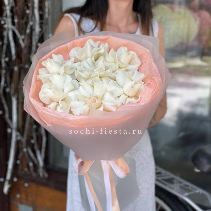 7 Белых французских роз в Дубае