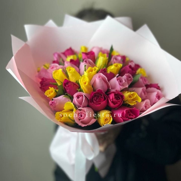Букет из 51 розы Микс (Кения) в Дубае