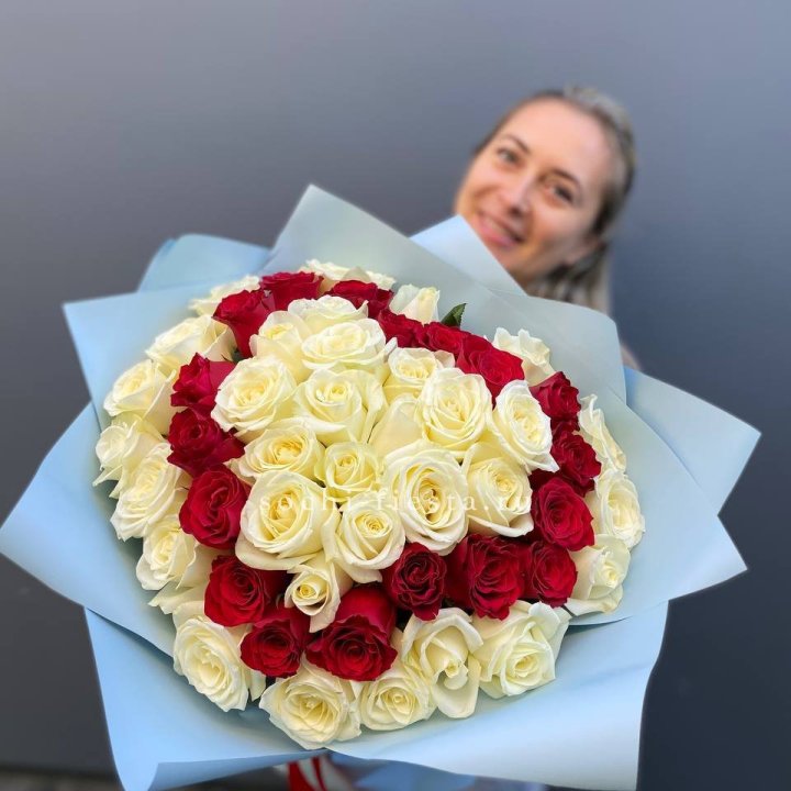51 роза "Сердце" в Дубае