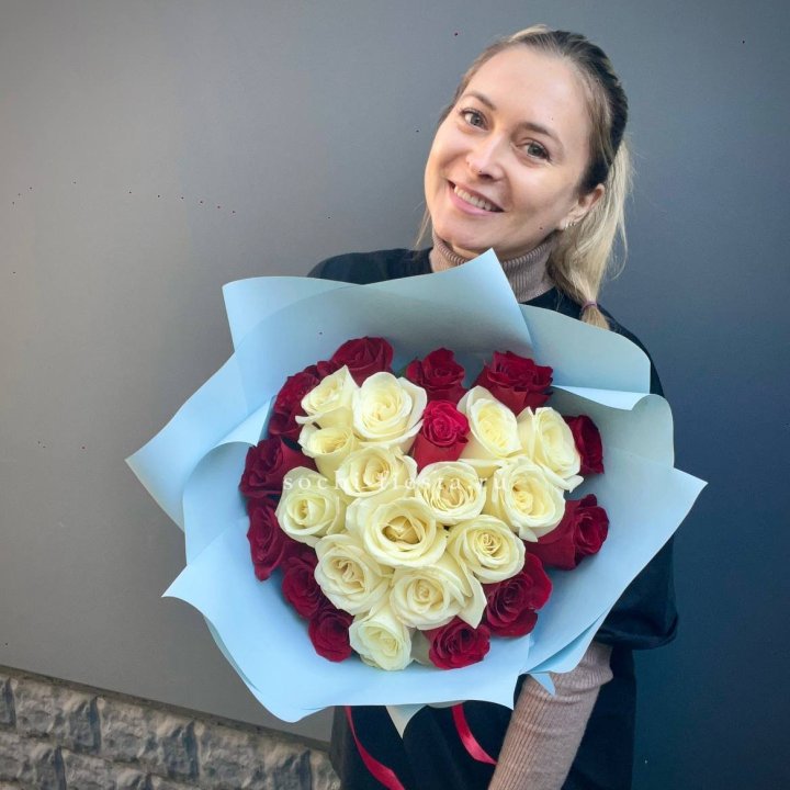 27 роз "Сердце" в Дубае