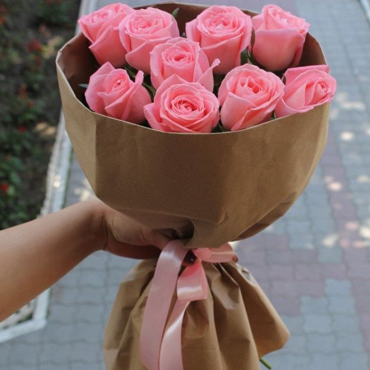 9 розовых роз в Дубае