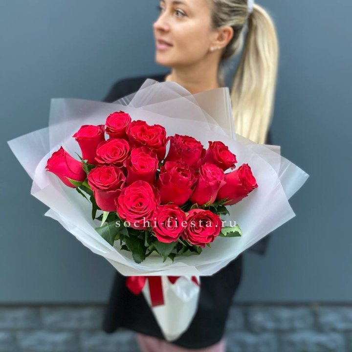 Букет из 15 красных роз  в Дубае