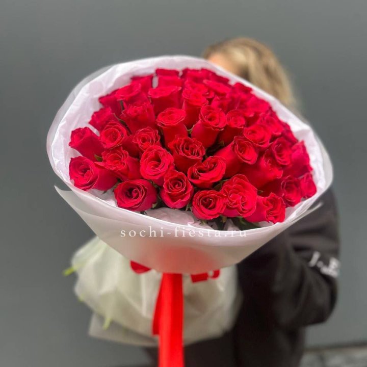 55 красных роз "Амелия" в Дубае
