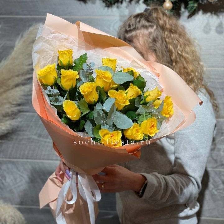 15 желтых роз в Дубае