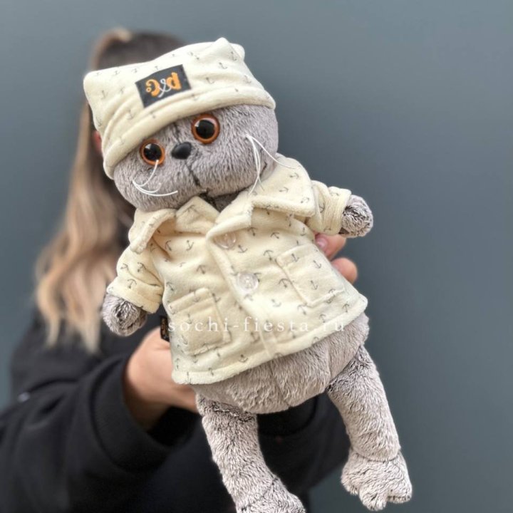 Кот Басик в пижаме в Дубае